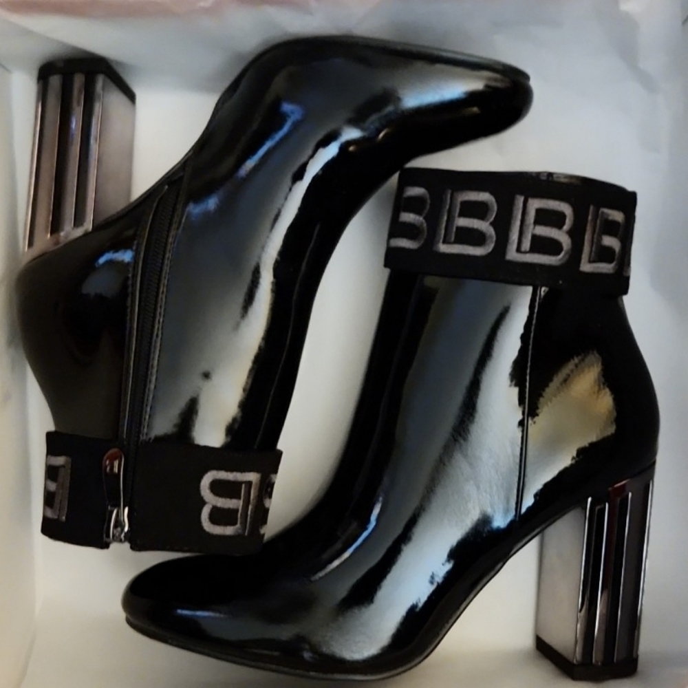 ***SALE****LAURA BIAGIOTTI Women's ankle boots
